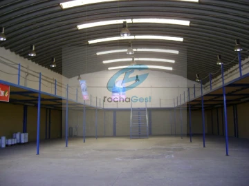 Armazém para Venda em Paramos