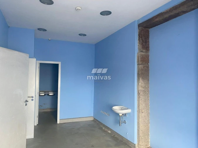 Loja para Arrendamento em Soutelo Foto 6