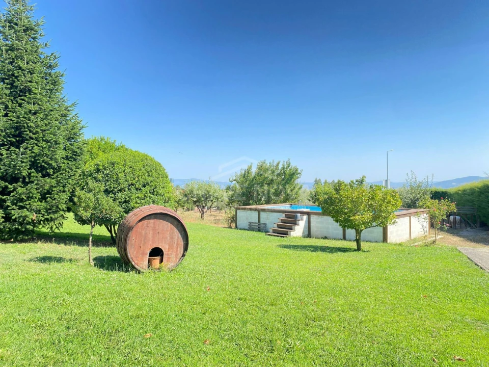 Moradia T4 para Venda em Vilarandelo Foto 3