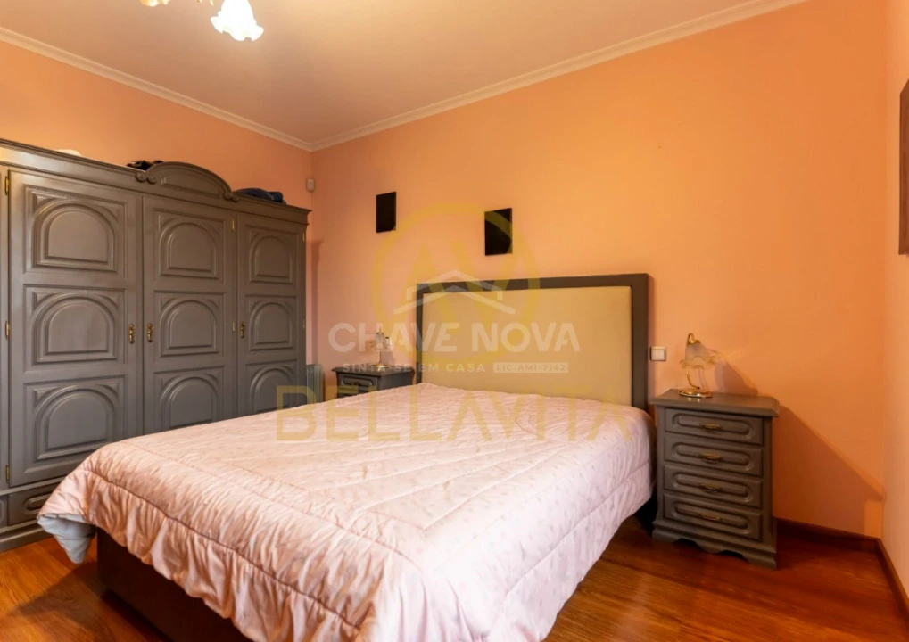 Moradia T4 para Venda em Vilarandelo Foto 9