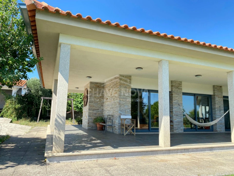 Moradia T4 para Venda em Vilarandelo Foto 19