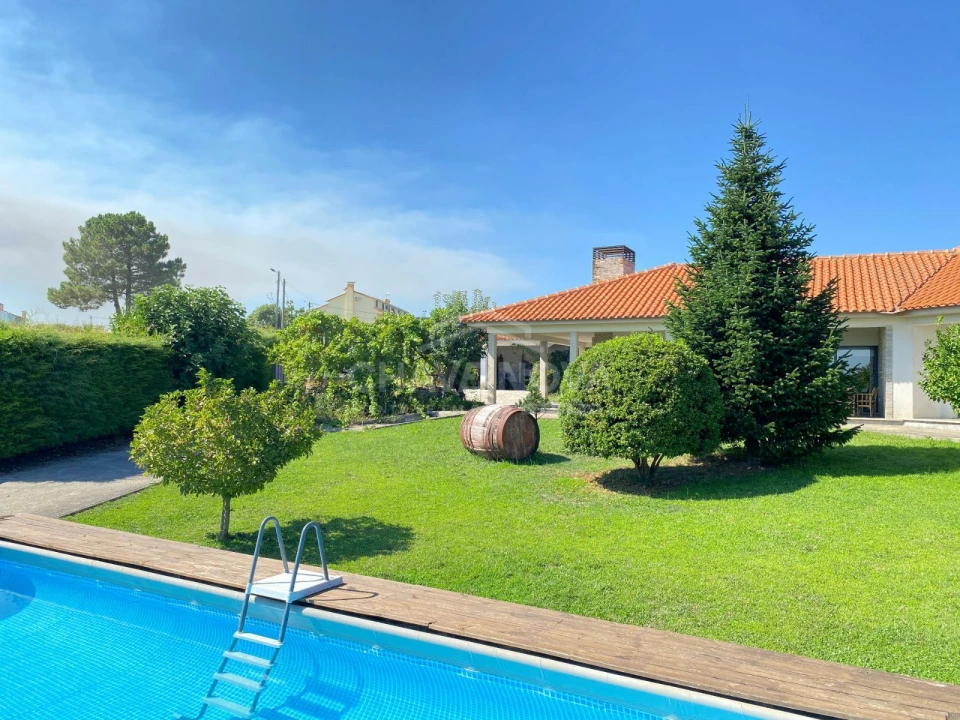 Moradia T4 para Venda em Vilarandelo Foto 24