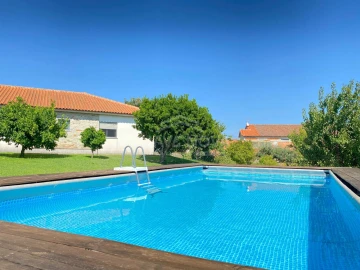 Moradia T4 para Venda em Vilarandelo