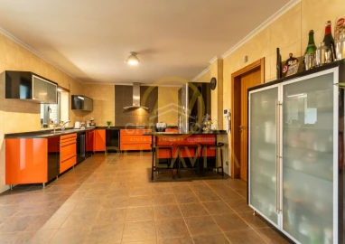 Moradia T4 para Venda em Vilarandelo