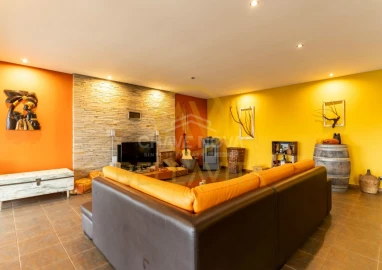 Moradia T4 para Venda em Vilarandelo