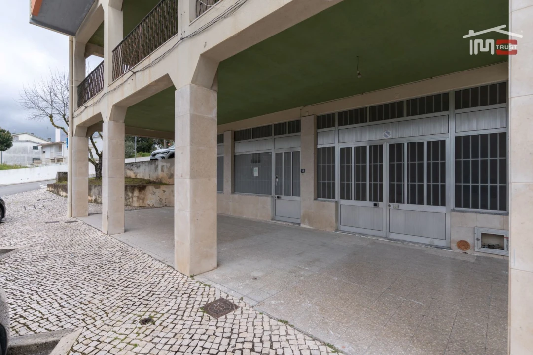 Loja para Arrendamento em Nossa Senhora da Piedade Foto 14