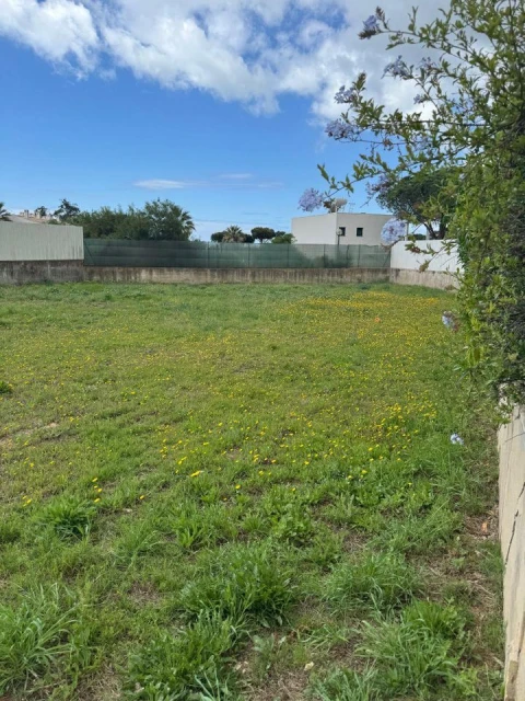 Terreno para Venda em Albufeira e Olhos de Água