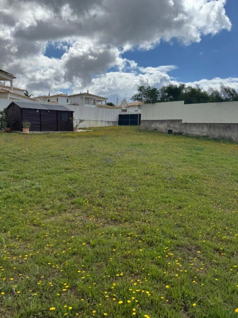 Terreno para Venda em Albufeira e Olhos de Água