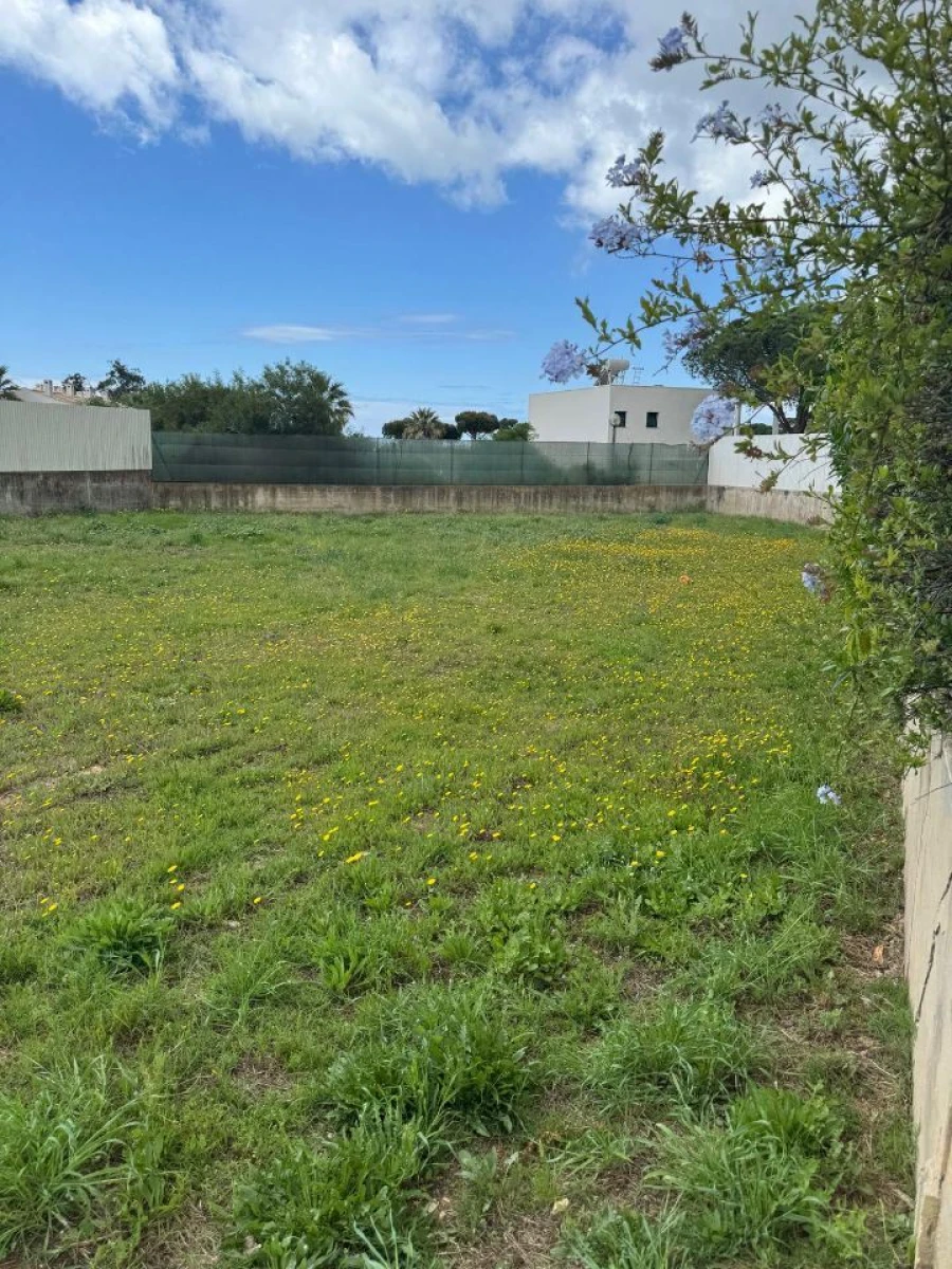 Terreno para Venda em Albufeira e Olhos de Água Foto 2