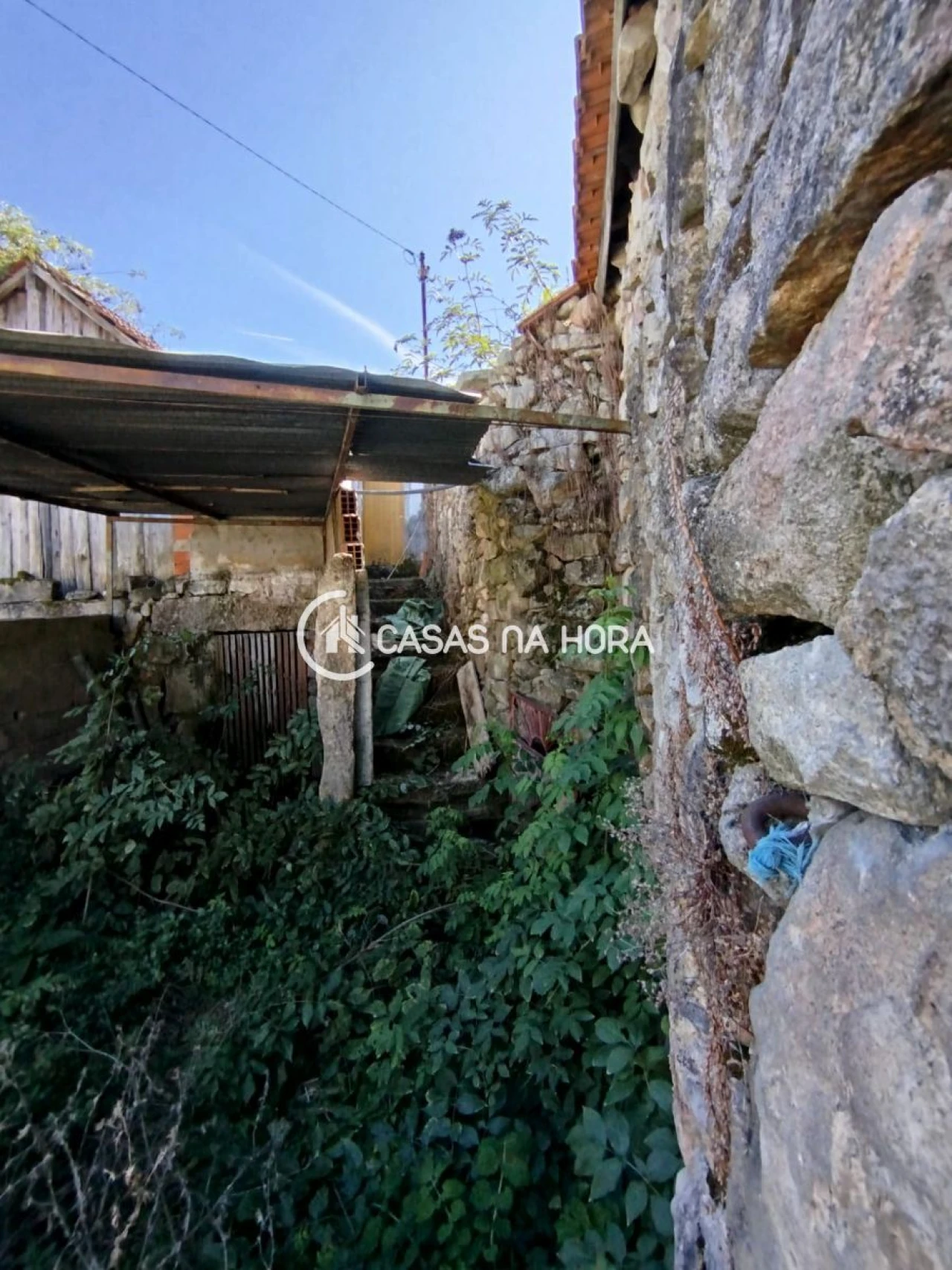 Moradia T2 para Venda em Calde Foto 5