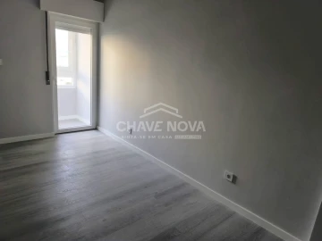 Apartamento T3 para Venda em Loures