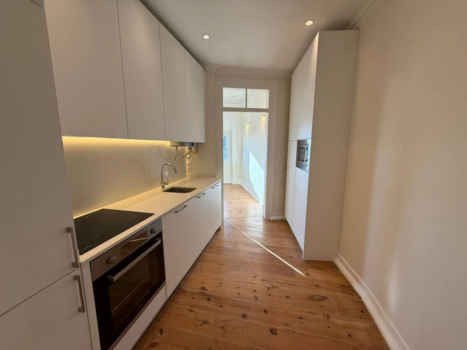 Apartamento T1 para Arrendamento em Misericórdia Foto 10