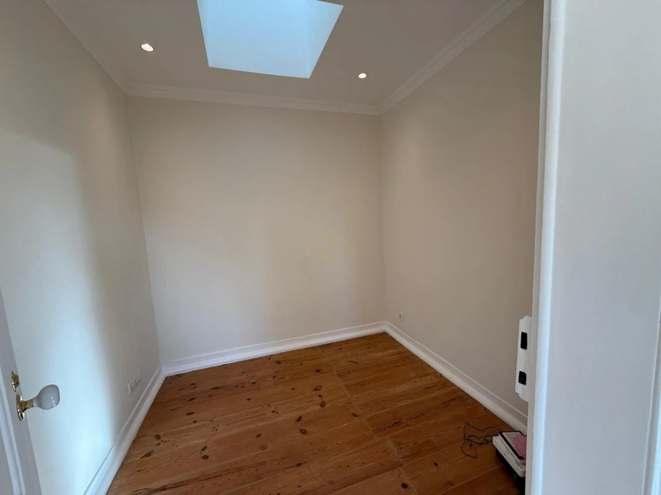 Apartamento T1 para Arrendamento em Misericórdia Foto 12