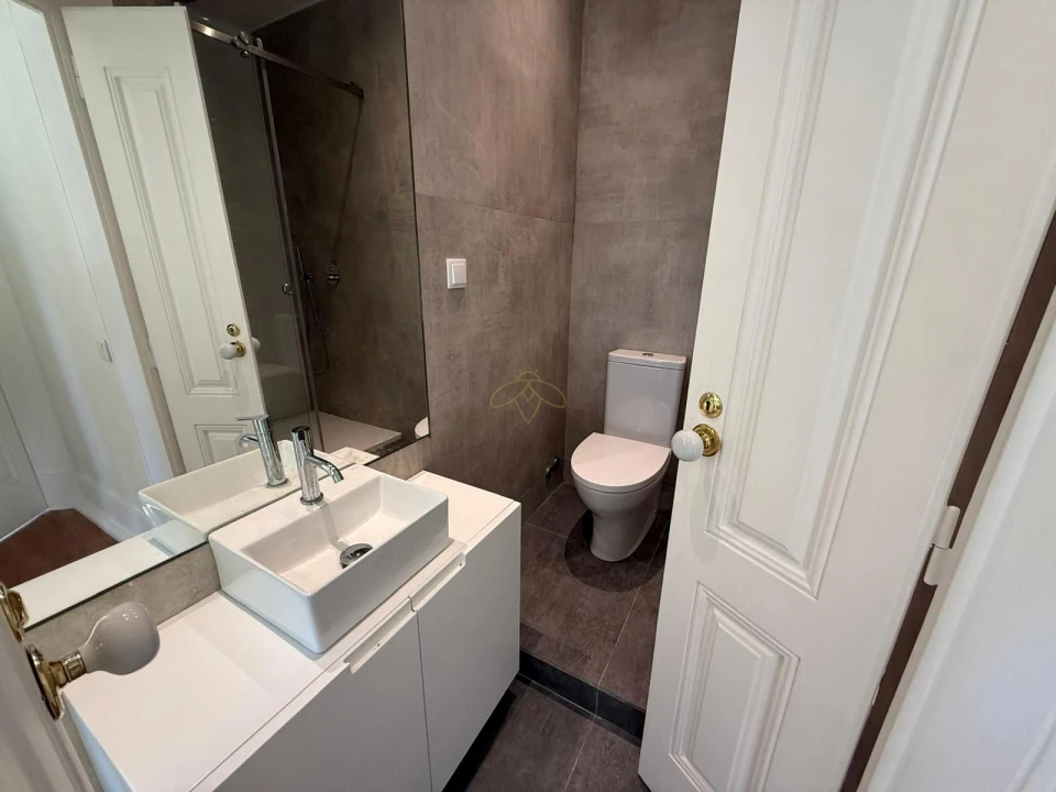 Apartamento T1 para Arrendamento em Misericórdia Foto 19