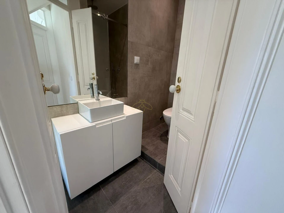 Apartamento T1 para Arrendamento em Misericórdia Foto 20