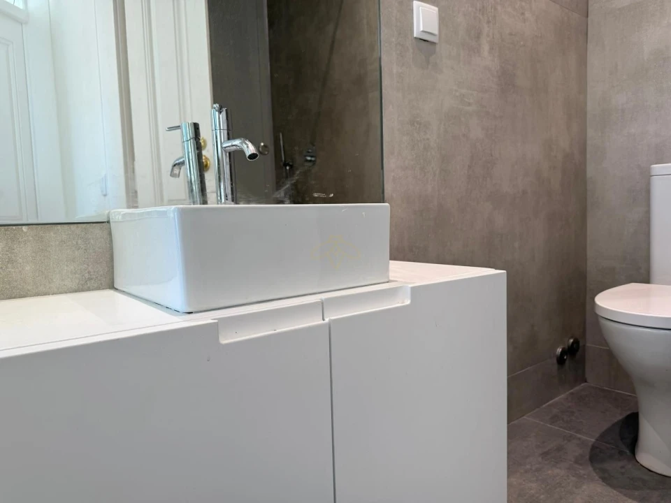 Apartamento T1 para Arrendamento em Misericórdia Foto 23