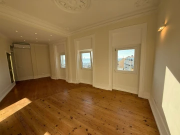 Apartamento T1 para Arrendamento em Misericórdia