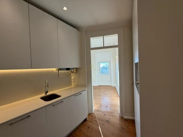 Apartamento T1 para Arrendamento em Misericórdia