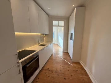 Apartamento T1 para Arrendamento em Misericórdia