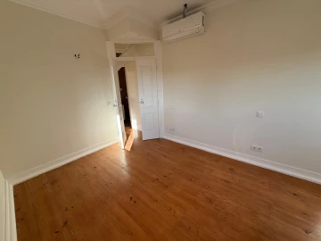 Apartamento T1 para Arrendamento em Misericórdia