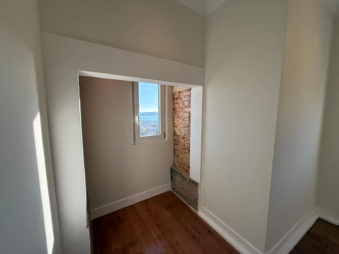 Apartamento T1 para Arrendamento em Misericórdia Foto 26