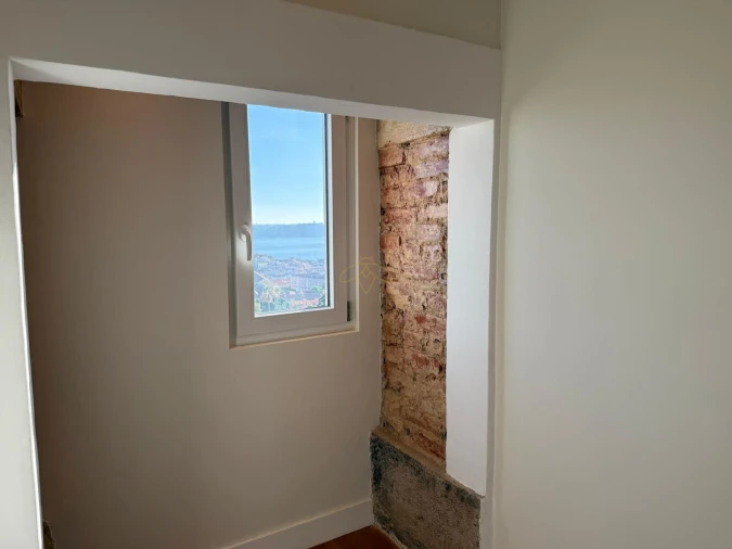 Apartamento T1 para Arrendamento em Misericórdia Foto 27