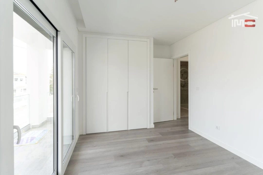 Moradia T3 para Venda em Corroios Foto 12