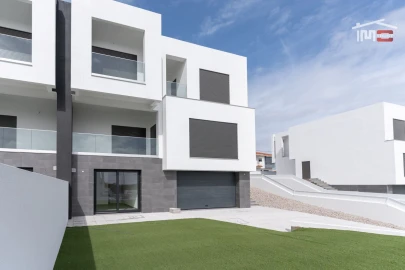 Moradia T3 para Venda em Corroios