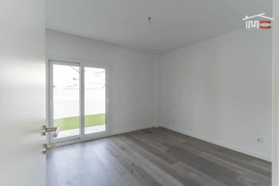 Moradia T3 para Venda em Corroios