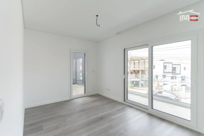 Moradia T3 para Venda em Corroios