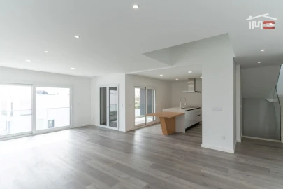 Moradia T3 para Venda em Corroios