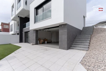 Moradia T3 para Venda em Corroios