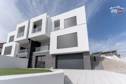 Moradia T3 para Venda em Corroios