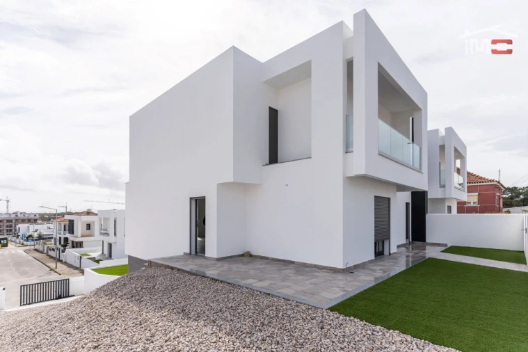 Moradia T3 para Venda em Corroios Foto 2