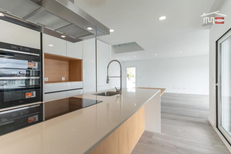 Moradia T3 para Venda em Corroios Foto 21