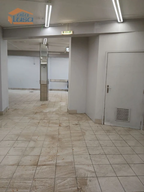 Negócio para Arrendamento em Gondomar (São Cosme), Valbom e Jovim