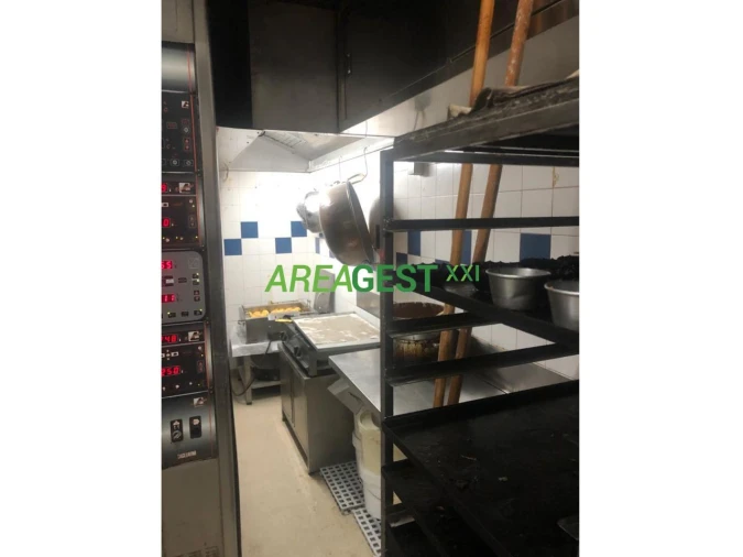 Loja para Venda em Santo António dos Cavaleiros e Frielas Foto 14