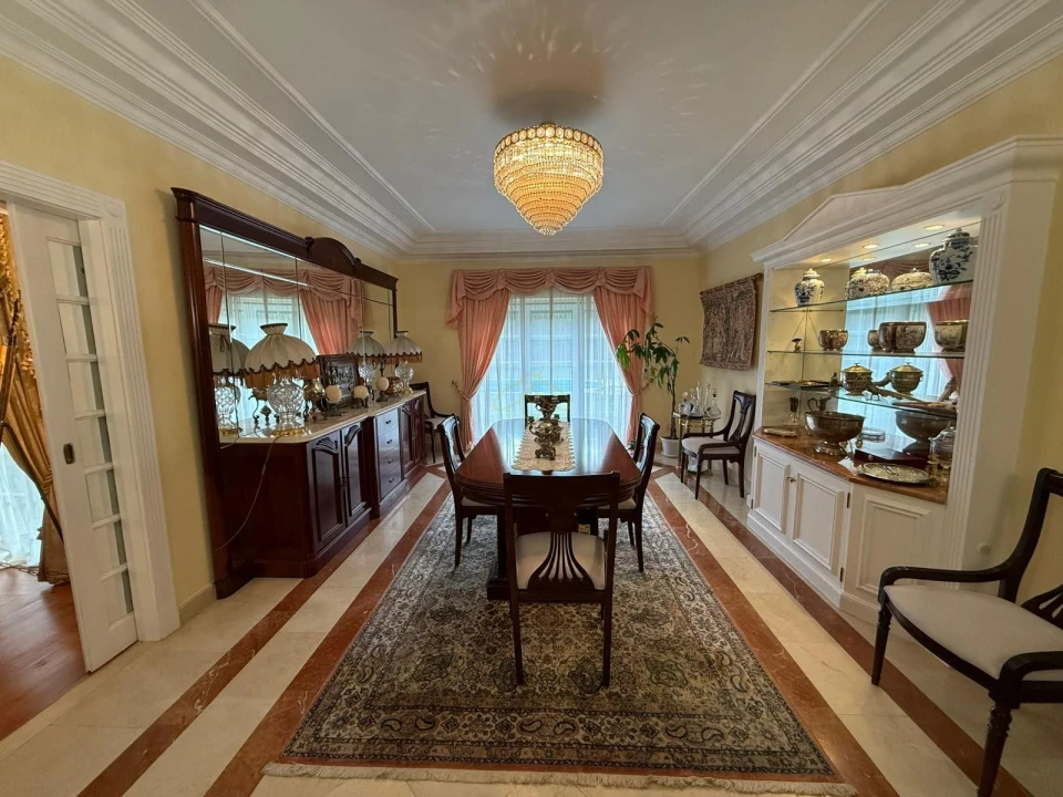 Moradia T5 para Venda em Santa Maria e São Miguel, São Martinho, São Pedro Penaferrim Foto 4