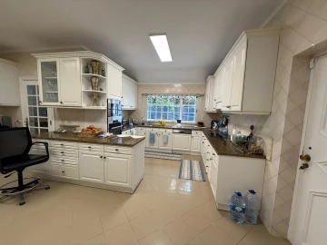 Moradia T5 para Venda em Santa Maria e São Miguel, São Martinho, São Pedro Penaferrim