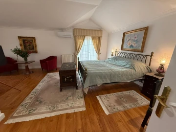 Moradia T5 para Venda em Santa Maria e São Miguel, São Martinho, São Pedro Penaferrim