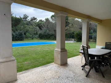 Moradia T5 para Venda em Santa Maria e São Miguel, São Martinho, São Pedro Penaferrim