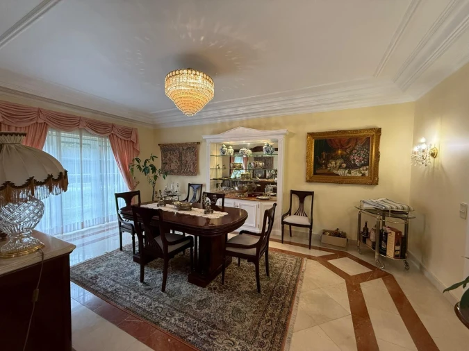 Moradia T5 para Venda em Santa Maria e São Miguel, São Martinho, São Pedro Penaferrim Foto 3