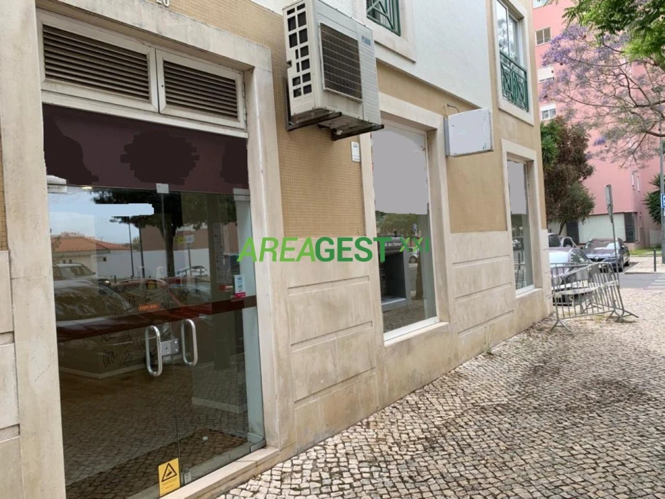 Loja para Venda em Alvalade Foto 1