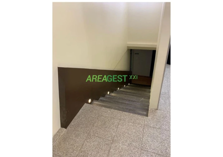 Loja para Venda em Alvalade Foto 4