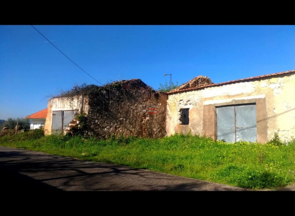 Moradia T0 para Venda em Nossa Senhora da Piedade Foto 1
