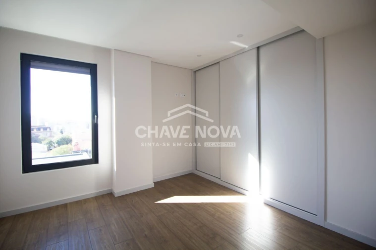 Apartamento T3 para Venda em Cedofeita, Santo Ildefonso, Sé, Miragaia, São Nicolau e Vitória Foto 4