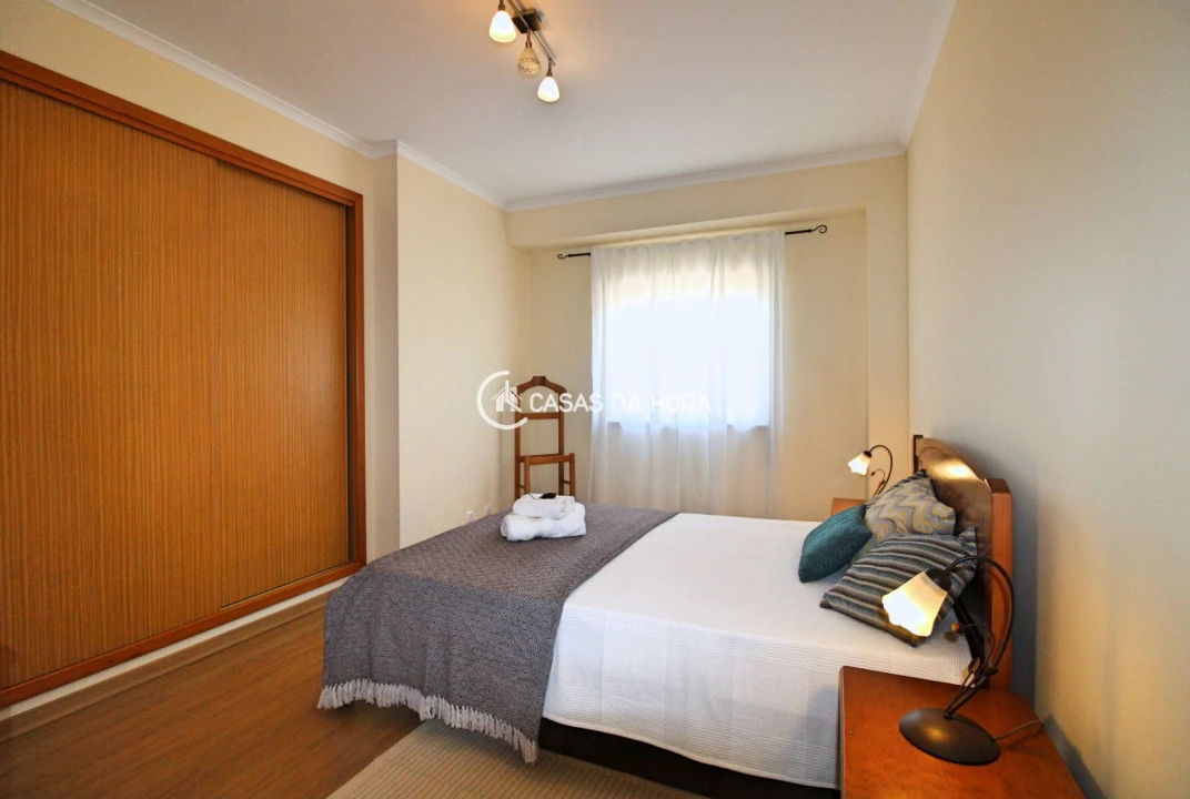 Apartamento T3 para Arrendamento férias em Estômbar e Parchal Foto 6