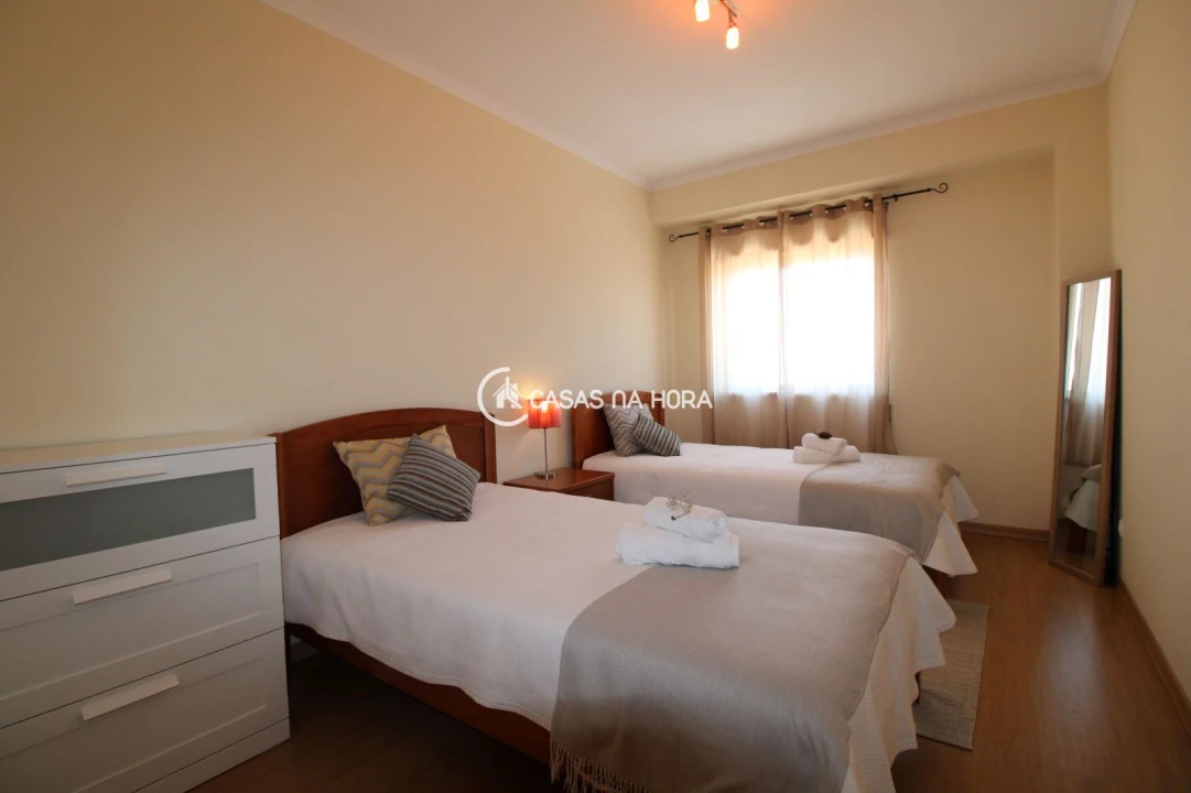 Apartamento T3 para Arrendamento férias em Estômbar e Parchal Foto 7