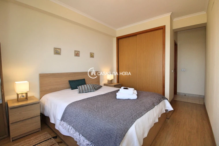 Apartamento T3 para Arrendamento férias em Estômbar e Parchal Foto 8
