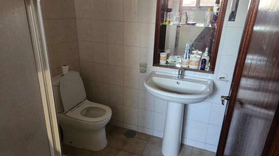 Moradia T3 para Venda em Vilar de Andorinho Foto 11